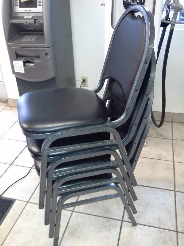 lot 6 image: Lot of (4) Stackable Restaurant Chairs