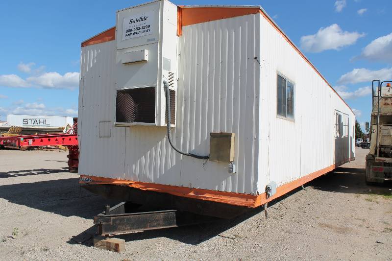 Contractors Trailer wAir Conditioner And Furnished Offices 65049 60-19246 141� x 670� x 140�.