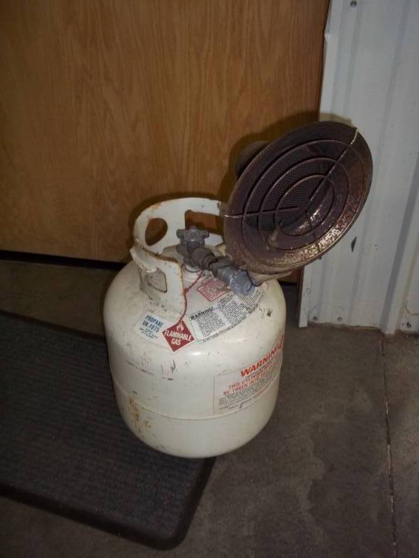 Propane sunflower heater with tank