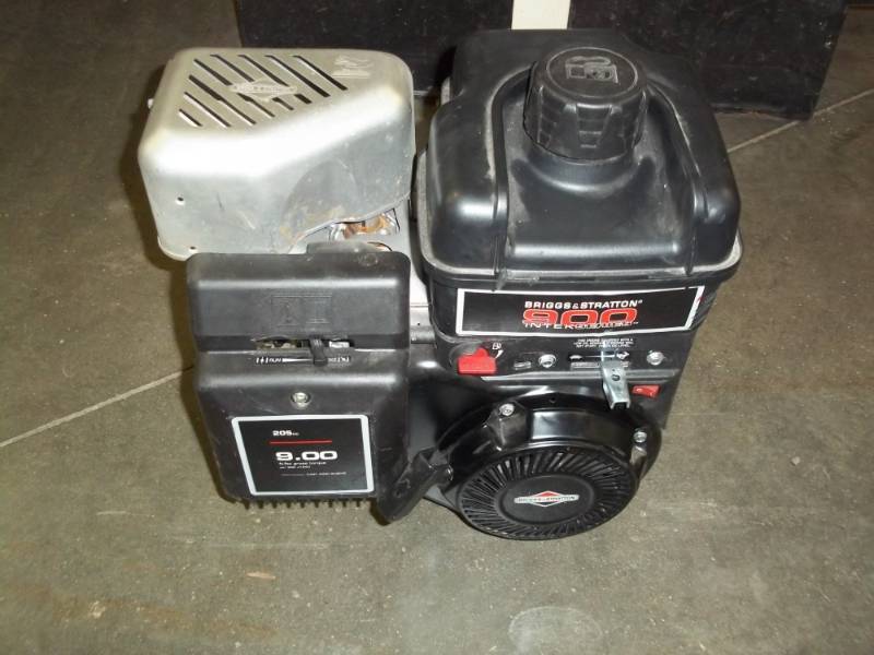 9 HP Briggs and Straton Horizontal shaft Motor, New Condition 58 Shaft