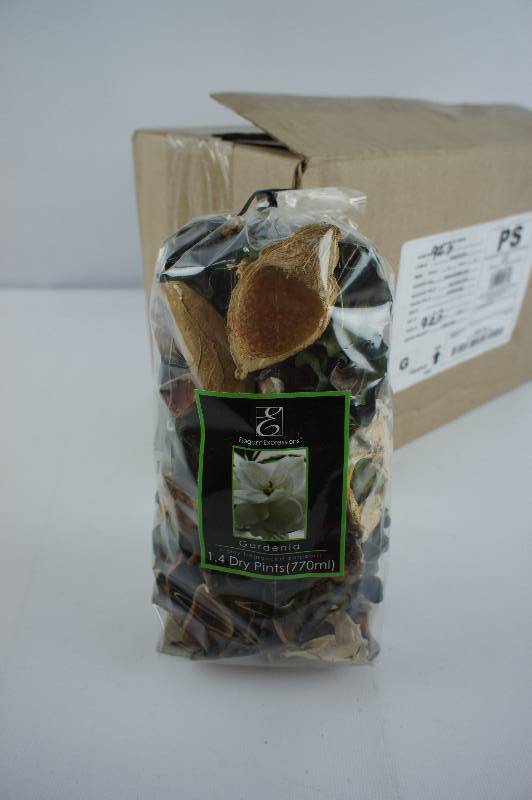 lot 23 image: Better Homes Gardenia Potpourri