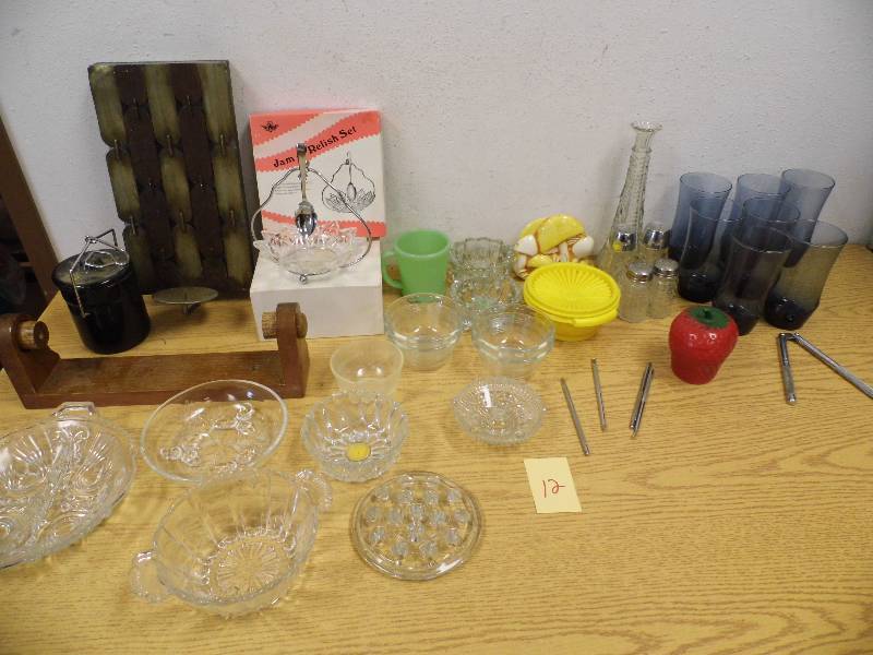 Glassware w Flower Frog