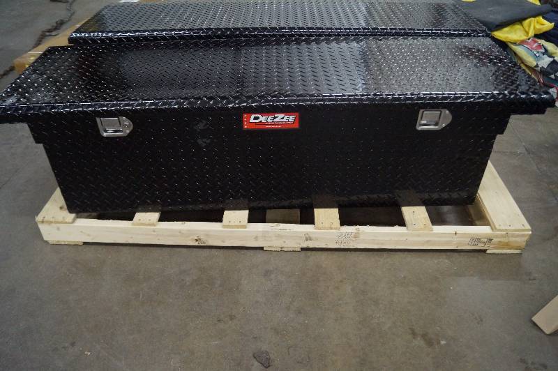 Dee Zee Full Size Tool Box