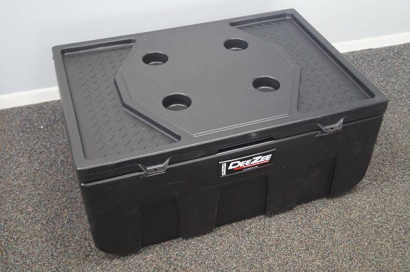 Dee Zee Plastic Storage Chest