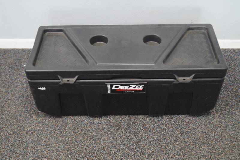 Dee Zee Poly Plastic Storage Chest