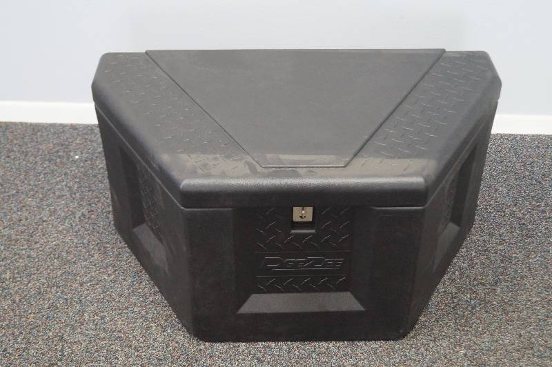 Dee Zee Poly Triangle Trailer Box