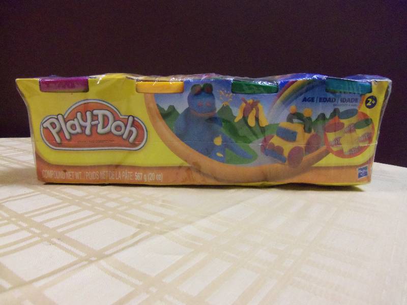 lot 18 image: Play-Doh 4 Pack