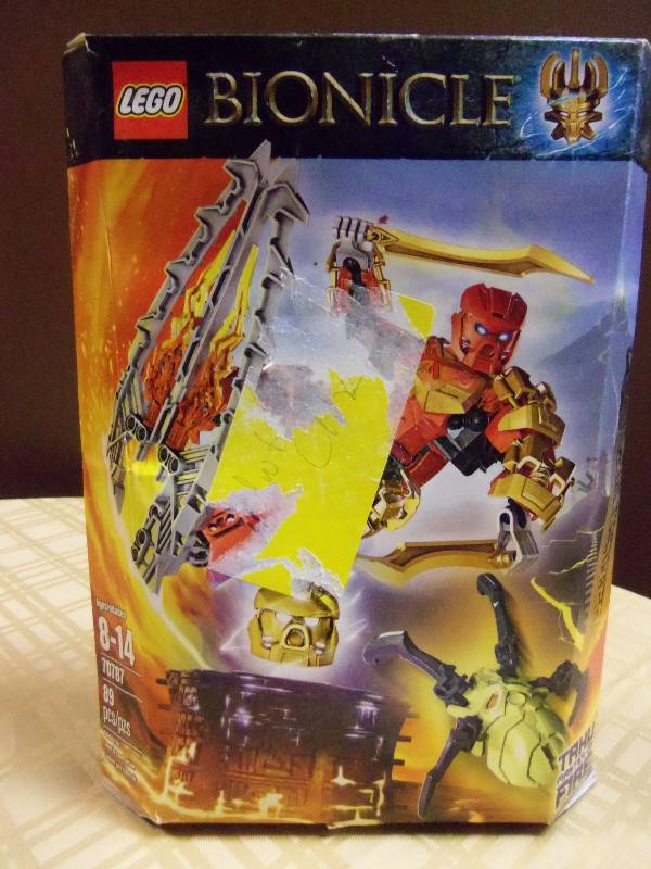 lot 25 image: LEGO BIONICLE