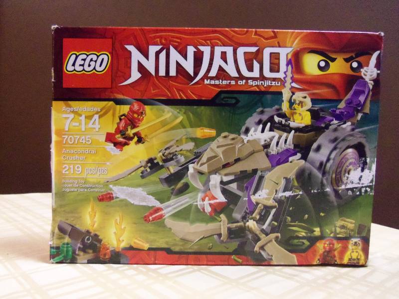 lot 28 image: LEGO NINJAGO Anacondrai Crusher