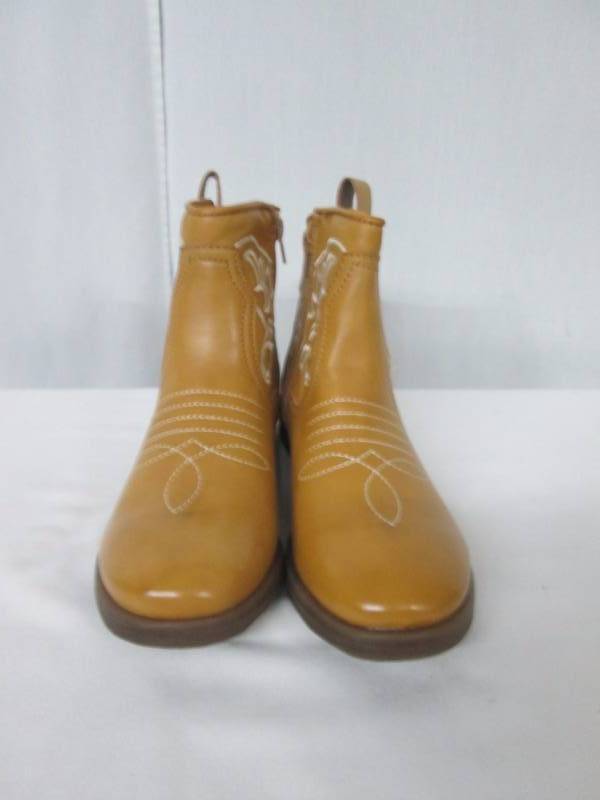 Dolce Womens Tally Short Western Boot - Buckskin