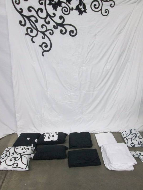 Alcove Ella 30-pc. Bedroom Set - Queen