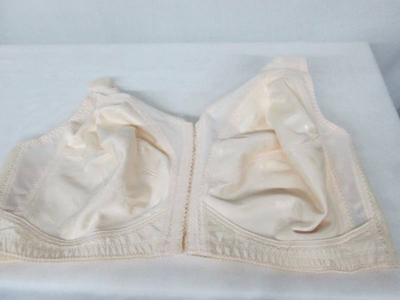 Playtex 18 Hour Front Close Bra