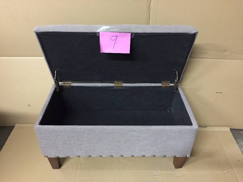 lot 9 image: Shandra Bench Storage