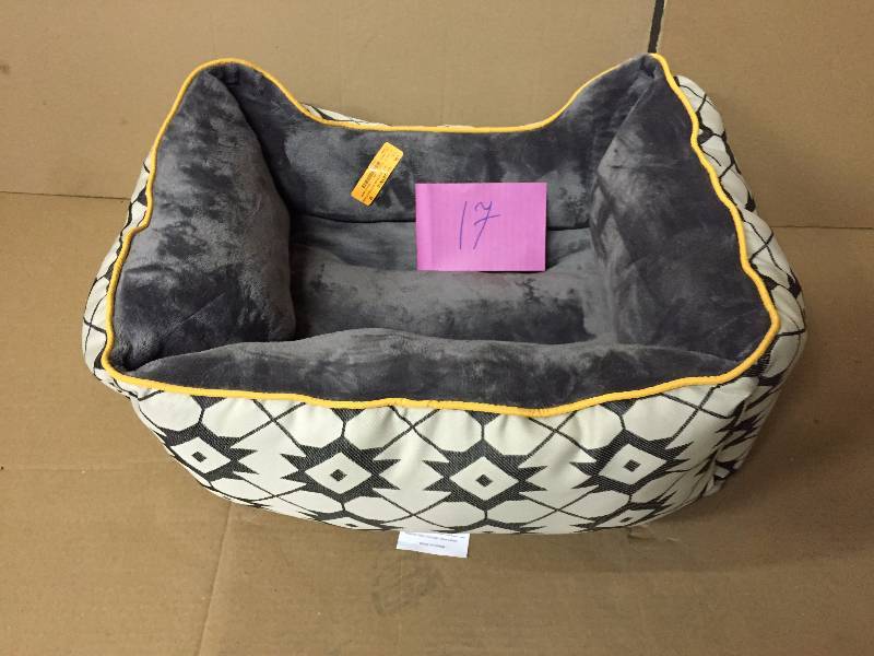lot 17 image: Dog Bed