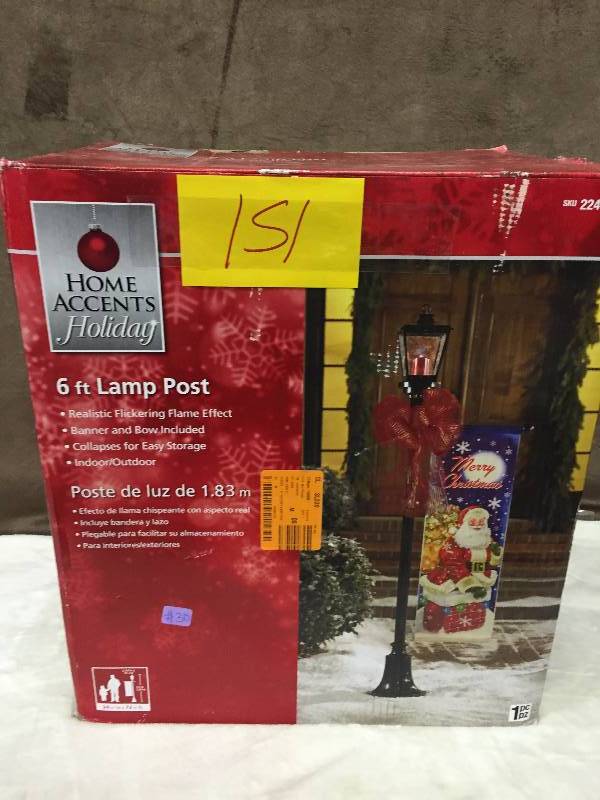 lot 151 image: 6F Lamp Post Christmas decoration