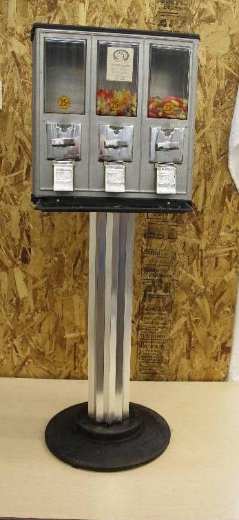 lot 9 image: Candy Dispensing Machine