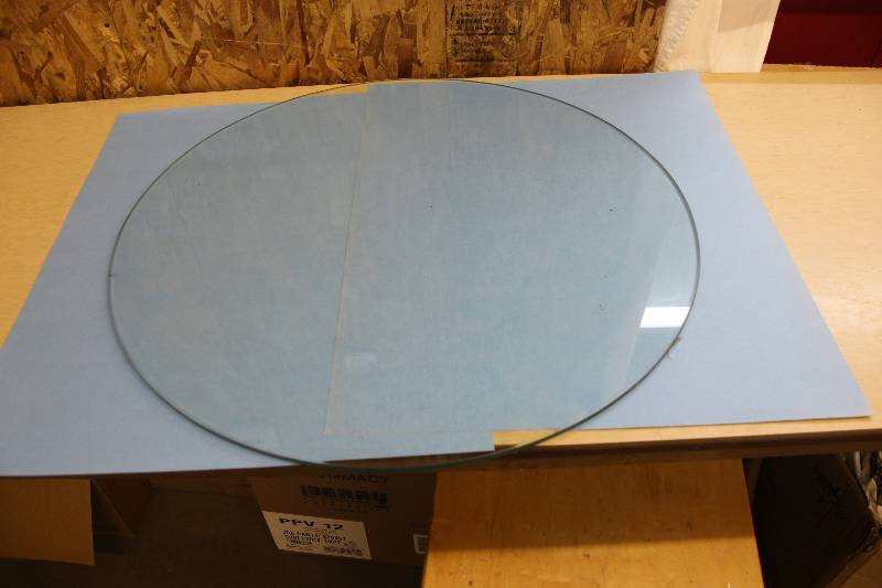lot 20 image: Round Beveled Glass Table Top