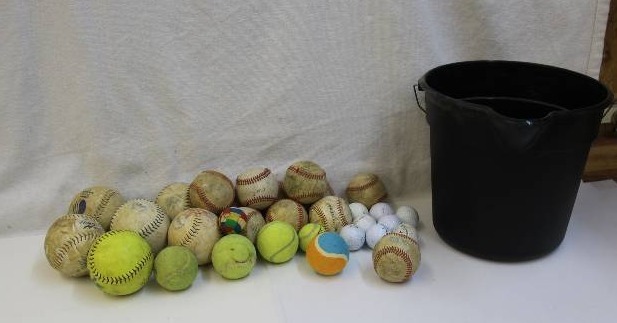 lot 29 image: Bucket of Balls
