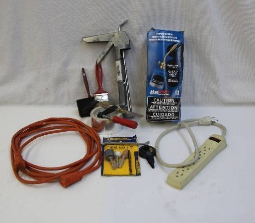 lot 30 image: Assorted Tools