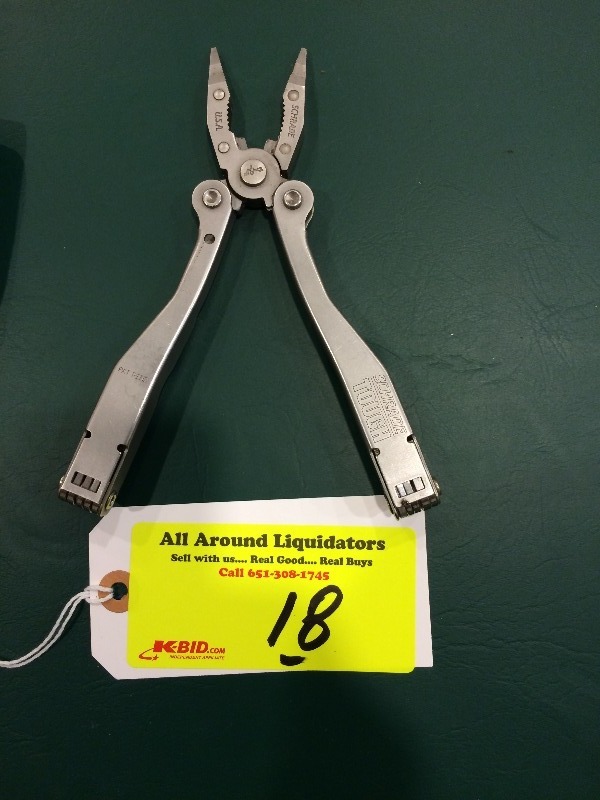 Gerber Multi Tool  with case