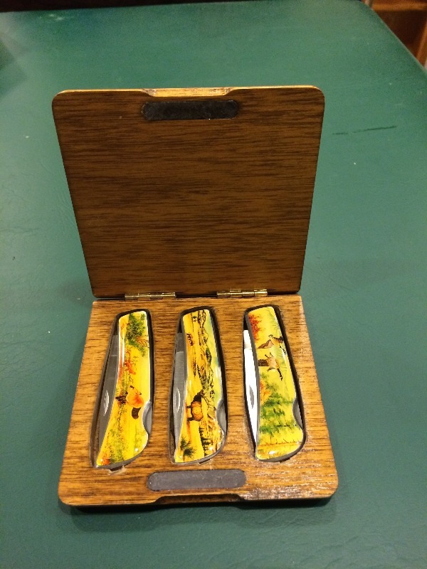 Wildlife Collectors Knives - lot of 3