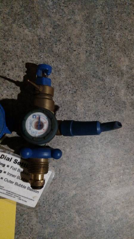 lot 17 image: Helium RegulatorBallon Filler, Aut...