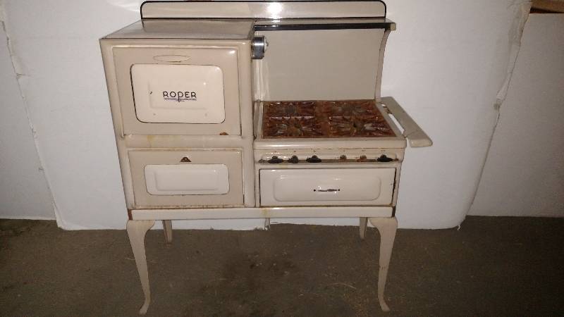 lot 21 image: Vintage Roper Gas Stove, Type 118, ...