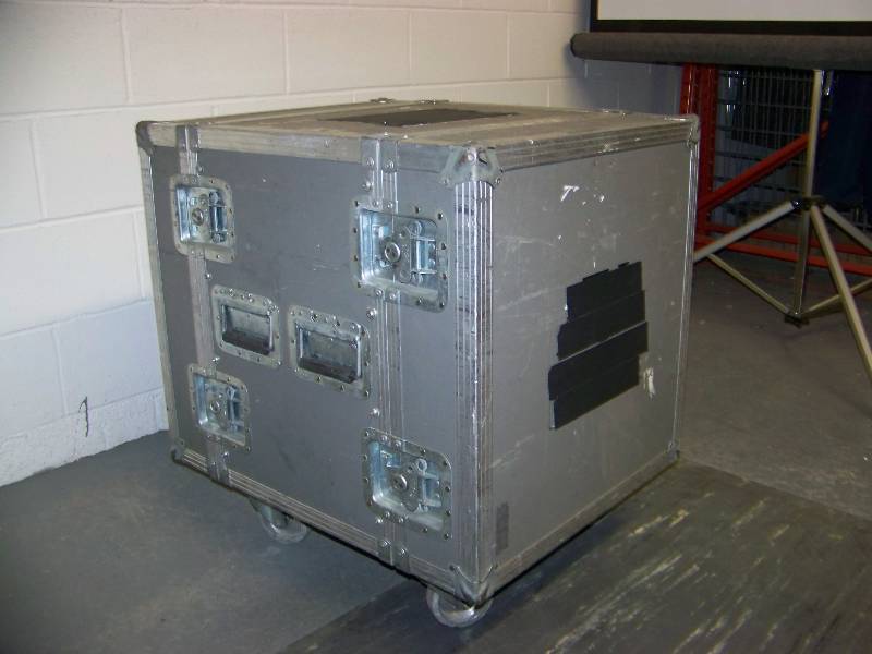 lot 27 image: Calzone, Hard Sided, ATA Rated, Shipping  Travel Case for Rack Mountable Gear on Wheels