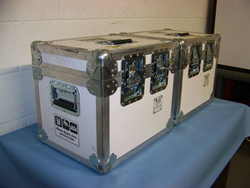 lot 29 image: (2) R & R Cases, Hard Sided, Padded Inside, ATA Rated, Shipping  Travel Cases