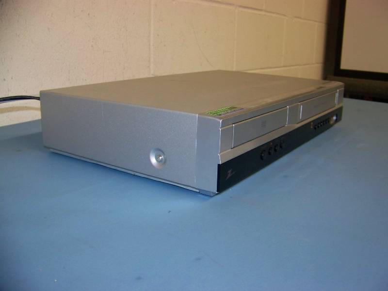 lot 53 image: Zenith, DVD  VCR Player Combination