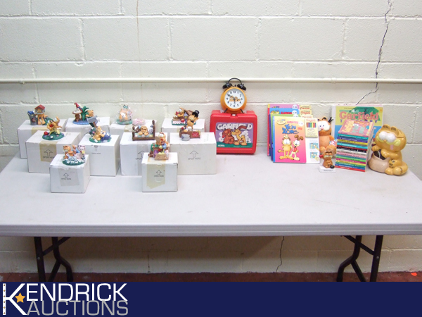 Lot of New Garfield Figurines etc.