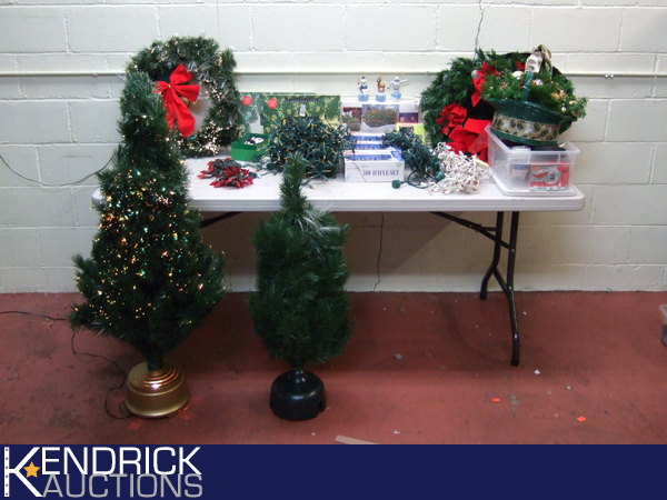 Lot of Various Christmas Items