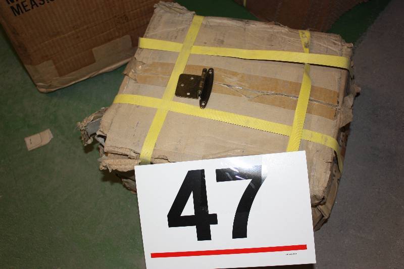 Case of approx. 500 brass hinges