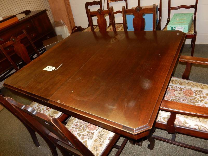 Dining Table and 4 Chairs