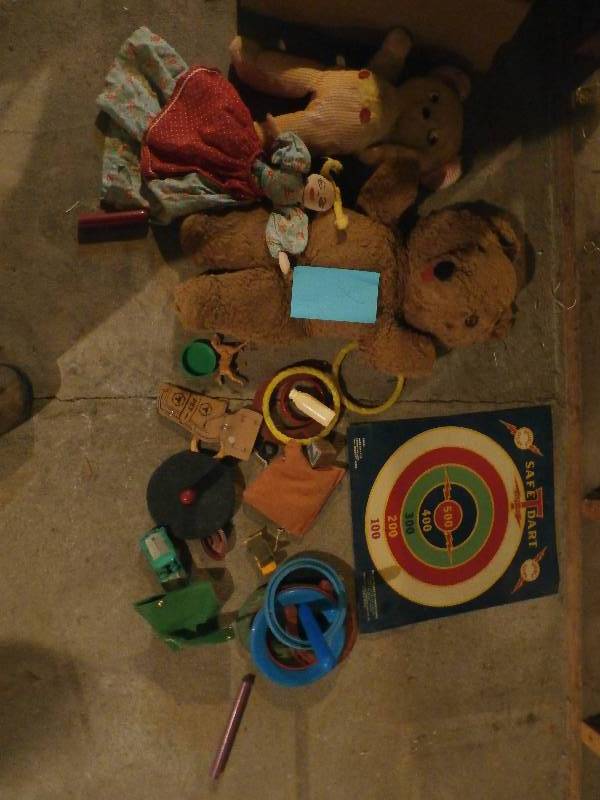 Kids Indoor Horseshoes & Misc Old Toys