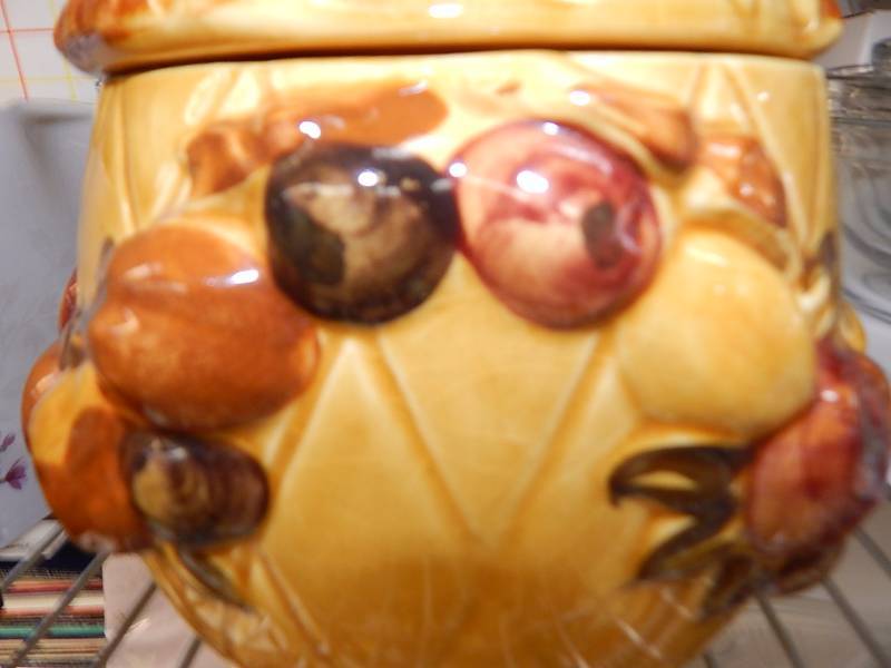 lot 141 image: Cookie Jar, Los Angels Potteries