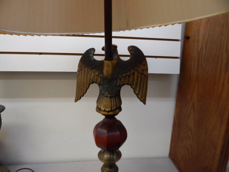 lot 290 image: Lamps