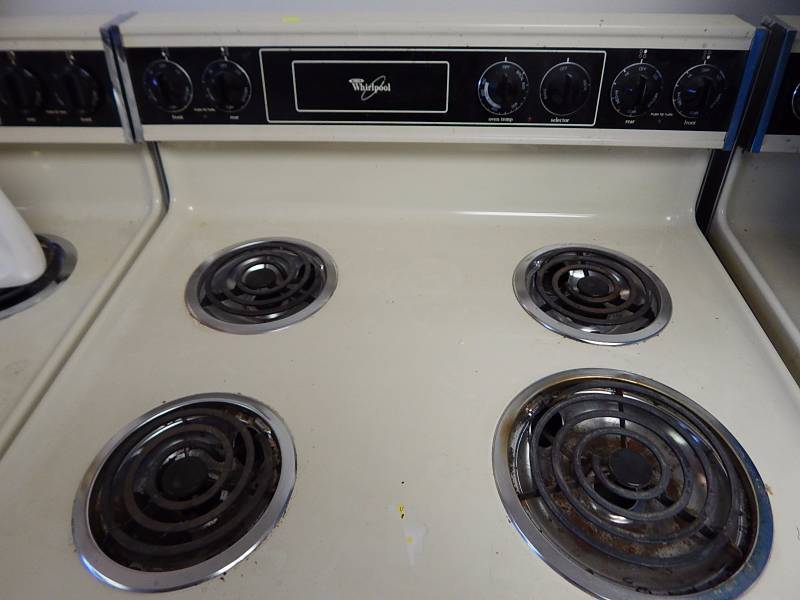 lot 263 image: Whirlpool Electric Stove