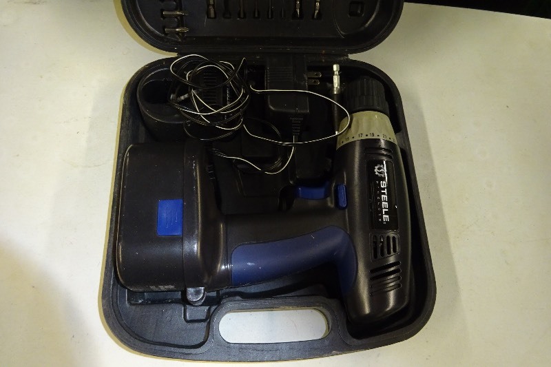 Steele 19.2 Cordless drill