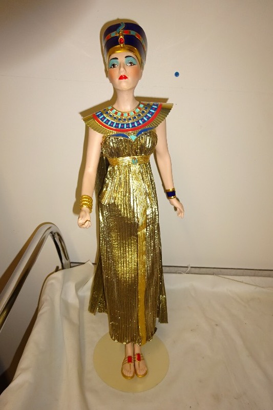 Franklin Mint Heirloom Doll