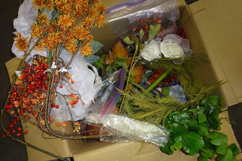 Box of silk Floral