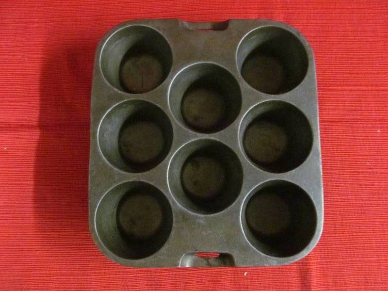 Wagner Ware mold pan