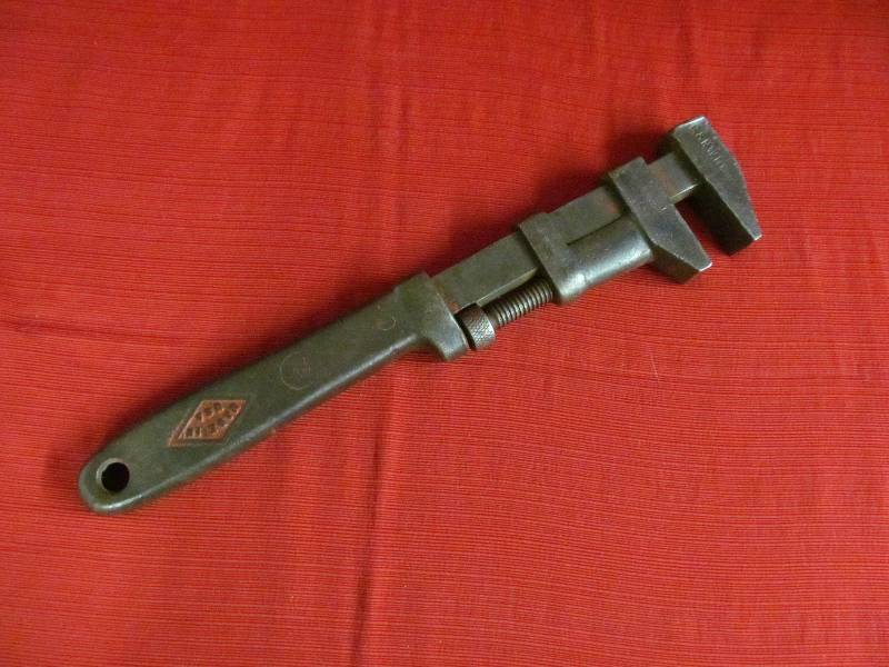 pipe wrench