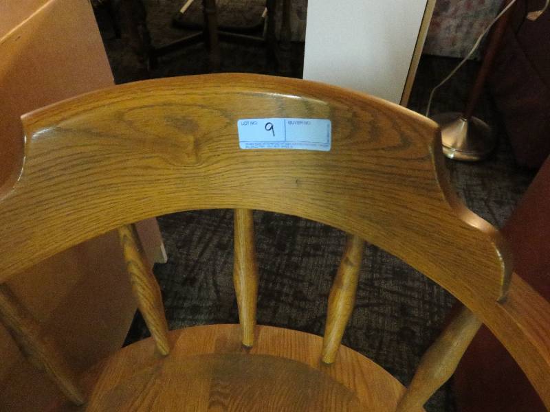 lot 9 image: Rolling Wood Chair