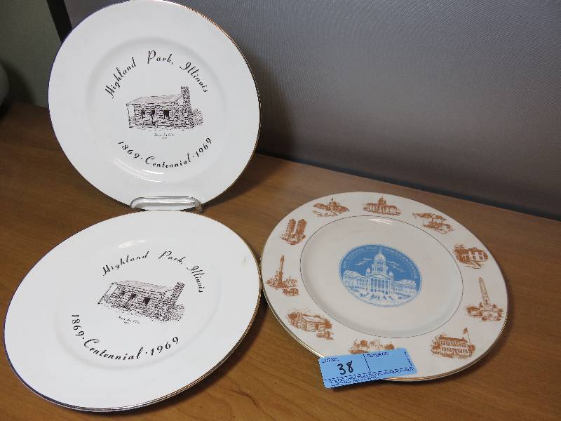 lot 38 image: Three Illinois Commemorative Plates