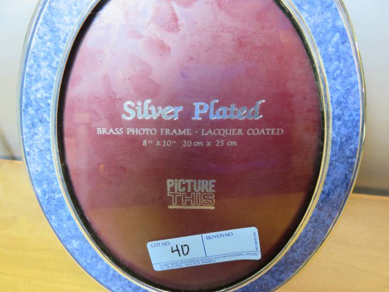 lot 40 image: Silver Plated Brass Oval Picture Frame