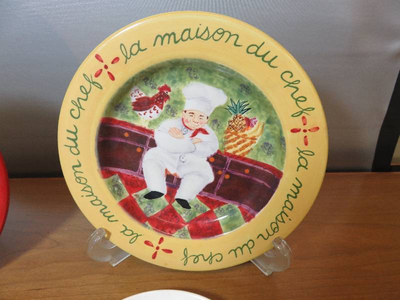 lot 46 image: Decorative Plates