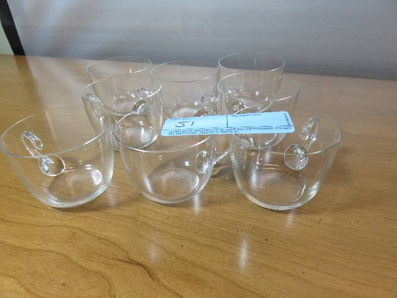 lot 51 image: Delicate Crystal Small Cups