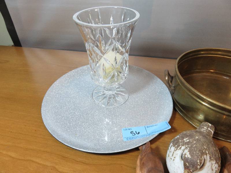 lot 56 image: Assorted Household Dcor