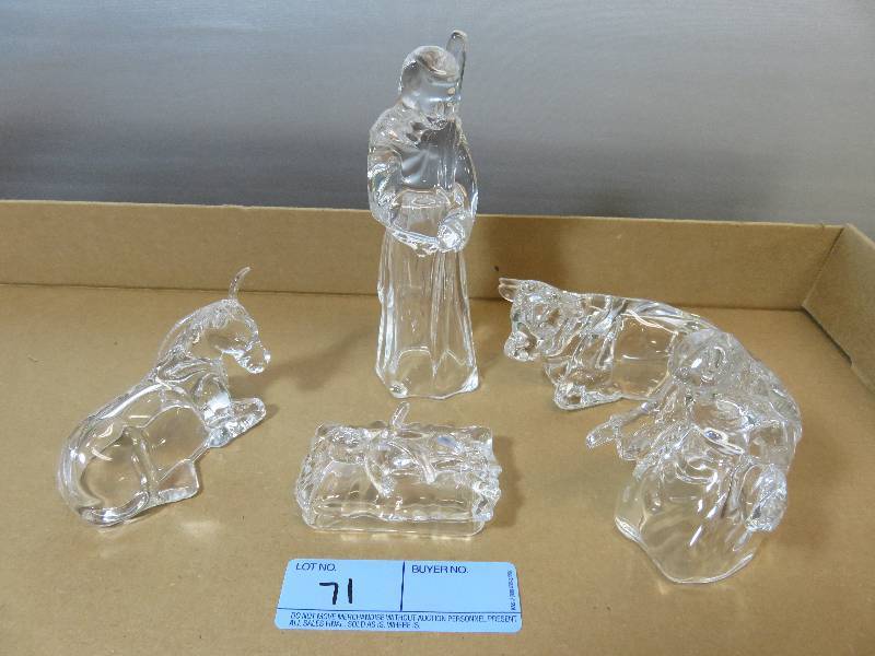 lot 71 image: Clear Glass Nativity Set